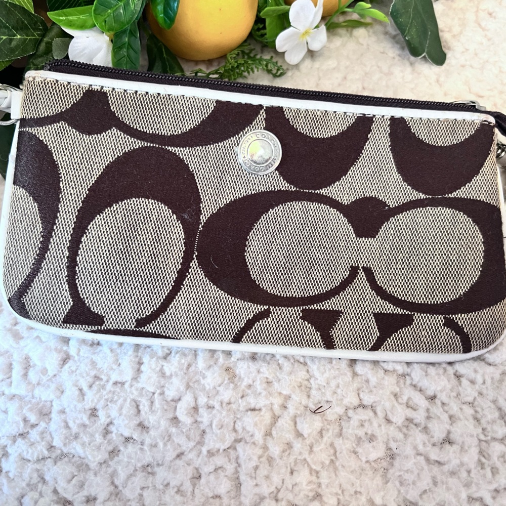 Coach wristlet authentic